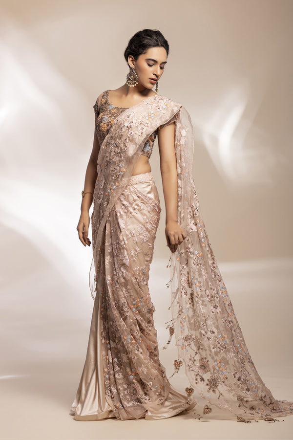 Floral Embroidered Organza Saree With Crystal Belt And Fishtail Skirt