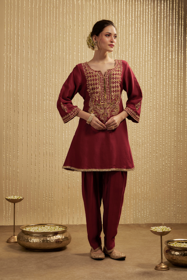 RED SHORT SILK CHANDERI KURTA PANTS SET