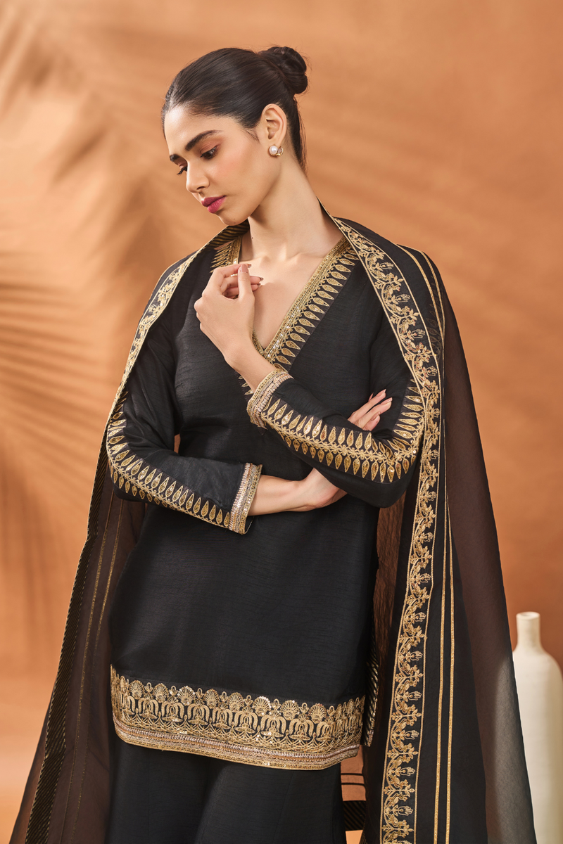 BLACK TRIKONE SHARARA SET