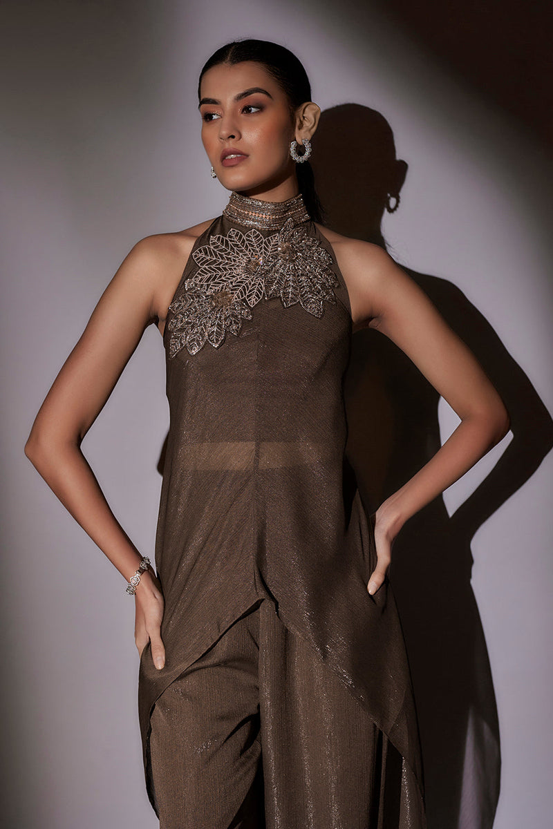 Haulter Neckband Cape With Straight Hipster Pants