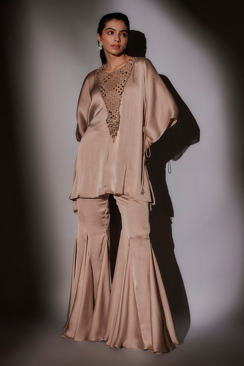 Short Kaftan With Side Drawstrings Paired With Panel Flared Sharara