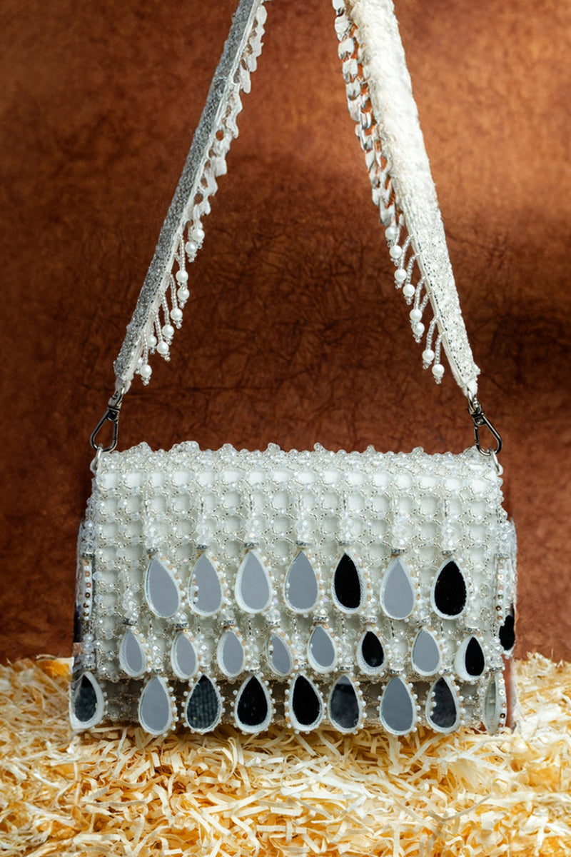Aaina Kasse White