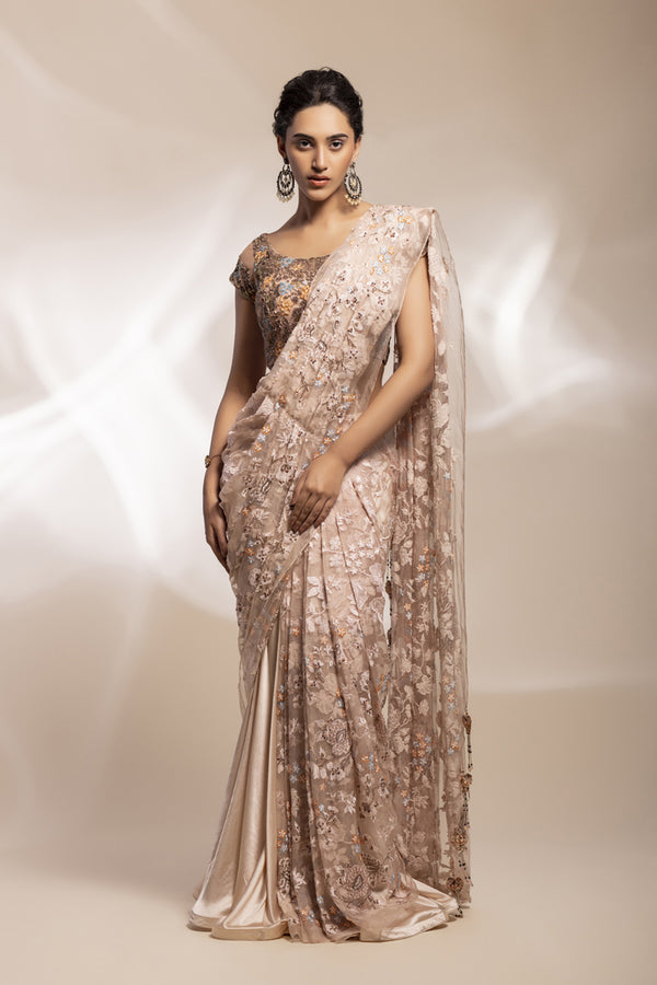 Floral Embroidered Organza Saree With Crystal Belt And Fishtail Skirt
