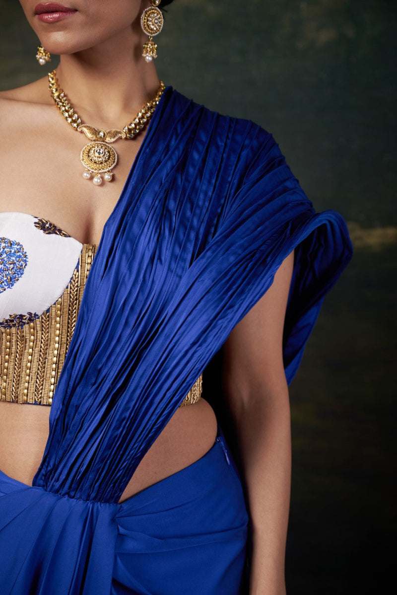 Fully Hand-Embroidered & Hand-Stitched Blouse with Stylish Wire Work Pallu cocktail Saree
