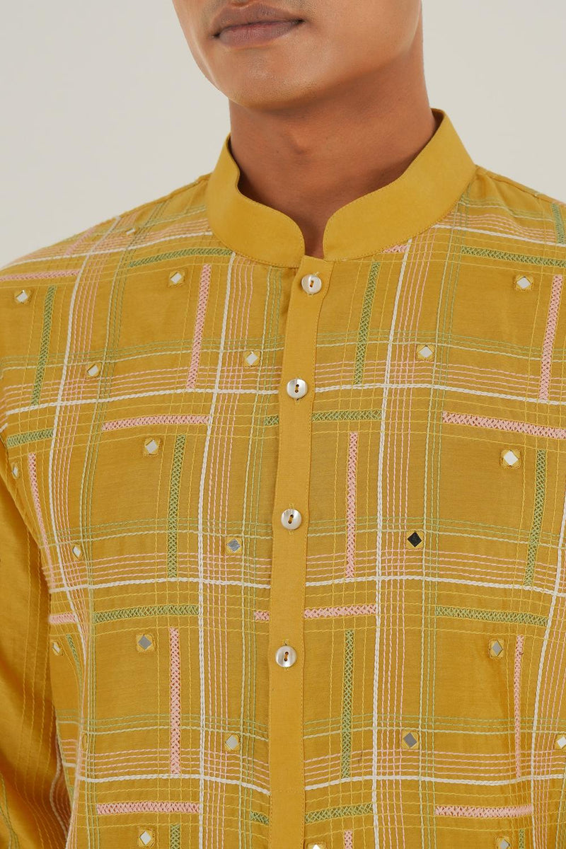 Geometric Embroidered Kurta Set With Mirror Work