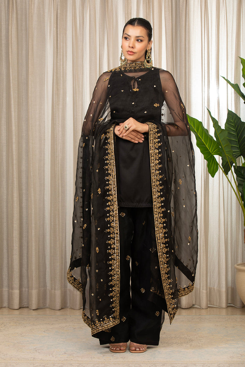 Siyah Embroidered Salwaar Set