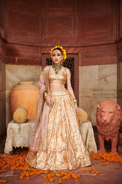Padmasvarna Lampi Lehenga