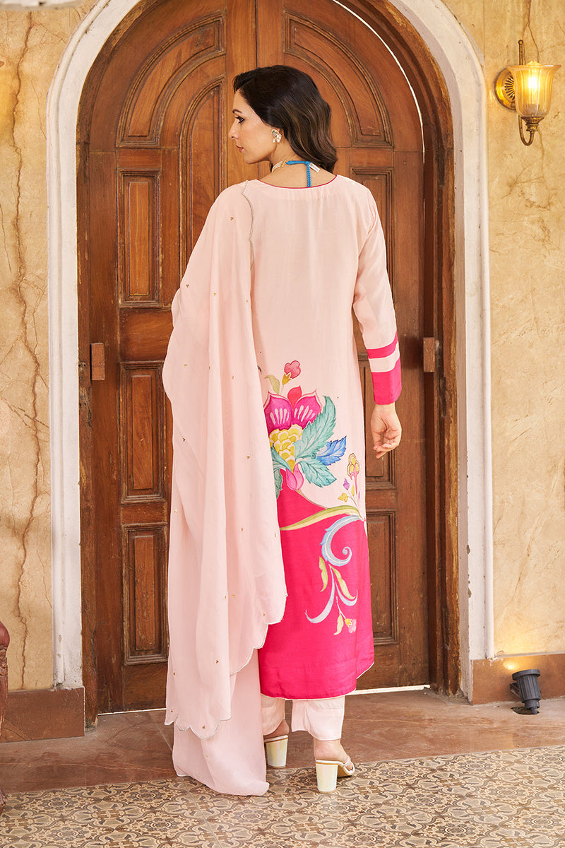 Nayaab Pink Kurta Set