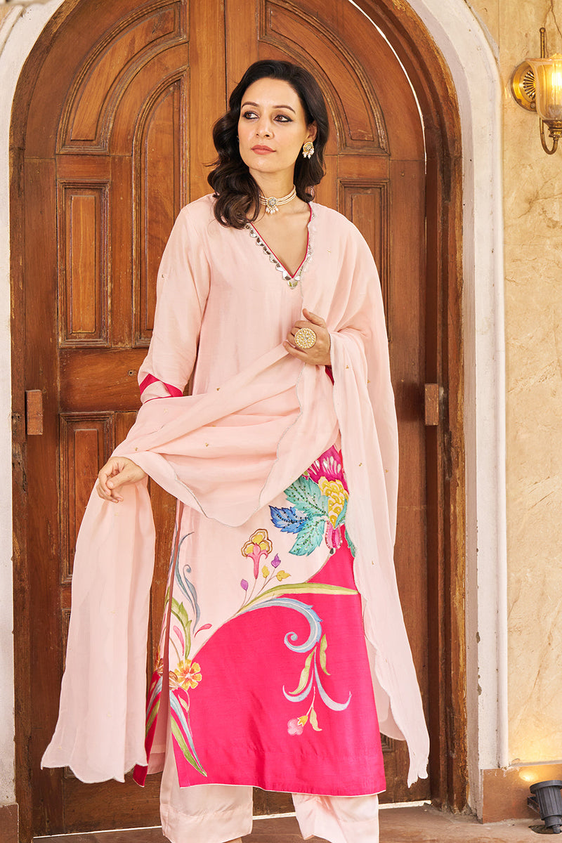Nayaab Pink Kurta Set