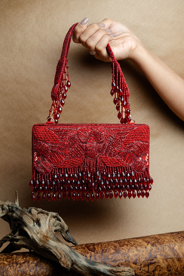 Ornate Radiance Kasse Crimson Bloom