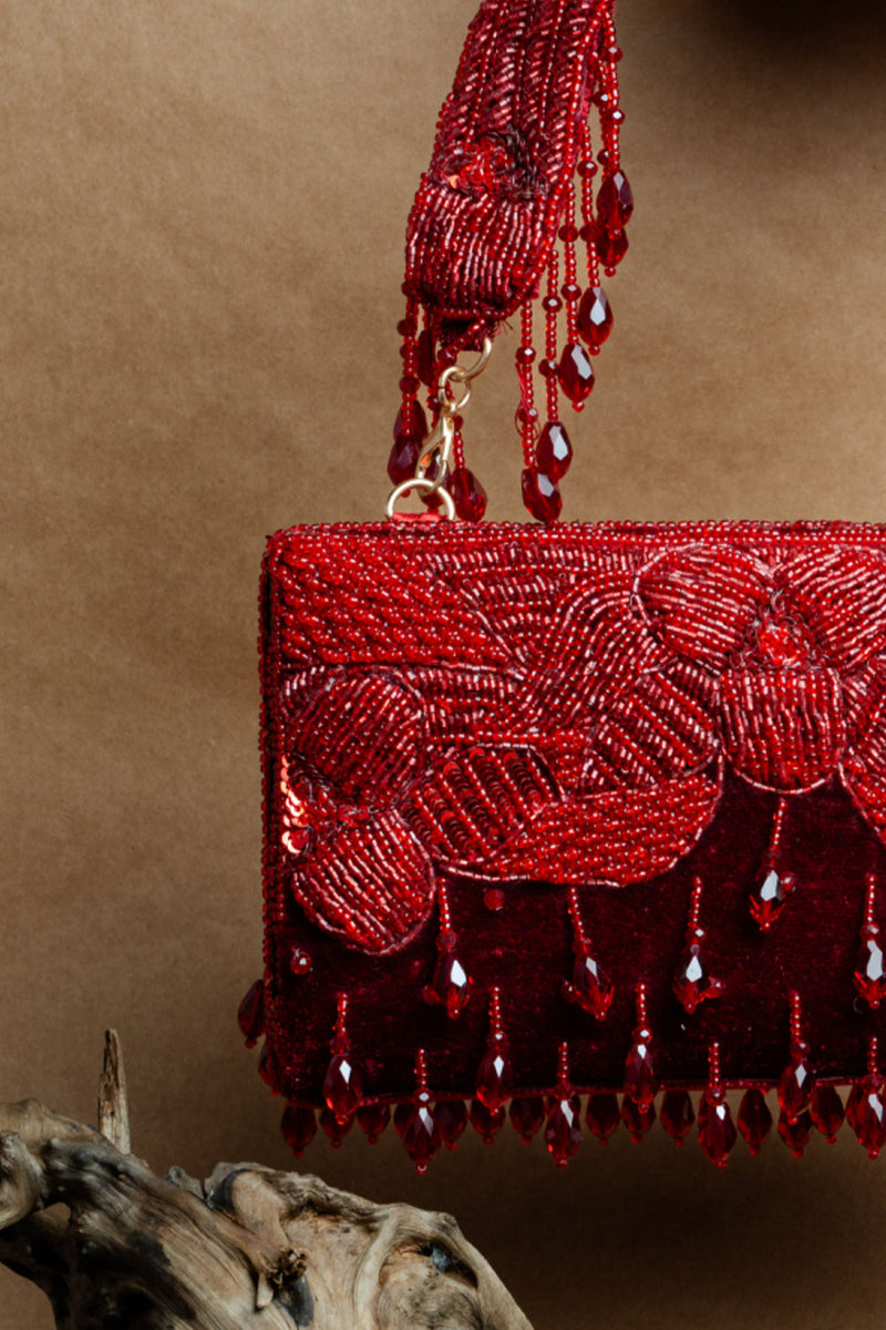 Ornate Radiance Kasse Crimson Bloom