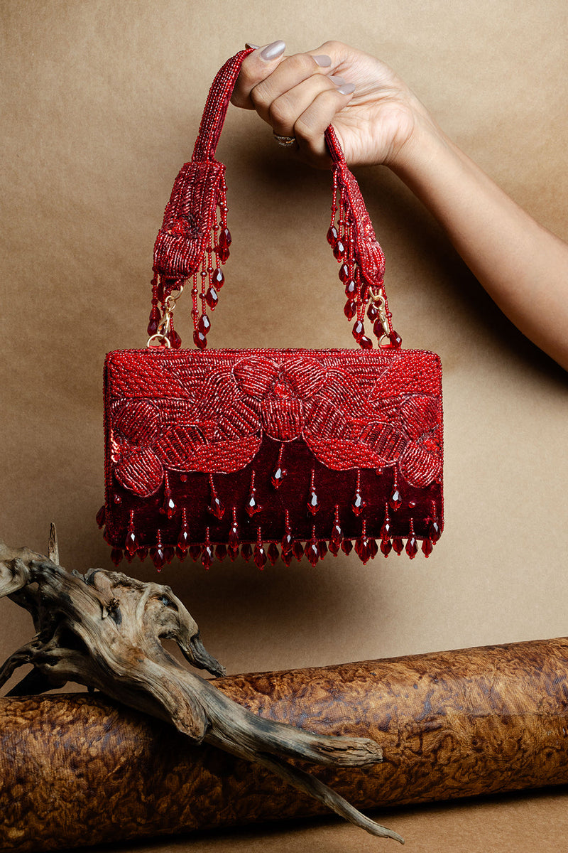 Ornate Radiance Kasse Crimson Bloom