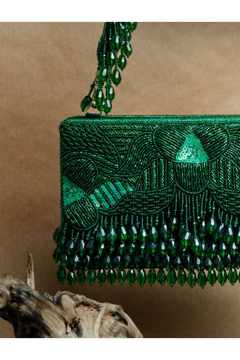Ornate Radiance Kasse Emerald Allure