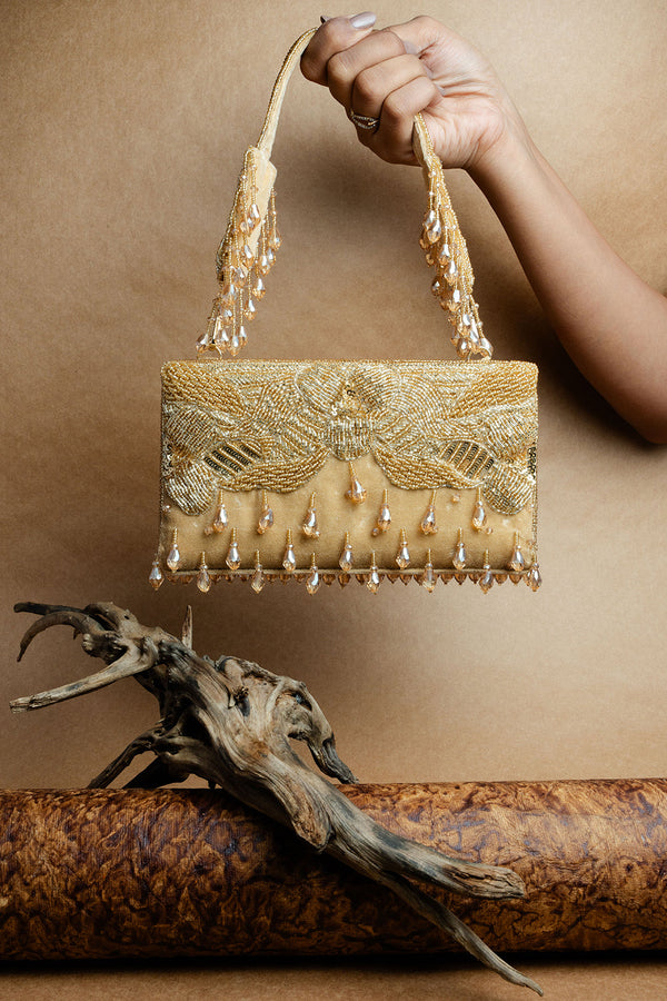 Ornate Radiance Kasse Golden Aura