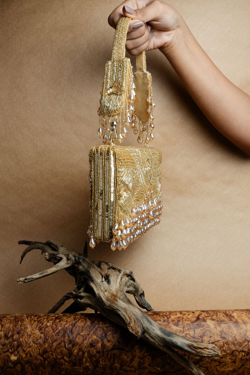 Ornate Radiance Kasse Golden Aura