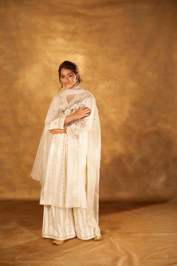 Embroidered Chanderi  Kurta, Linen Pants  and Organza Dupatta