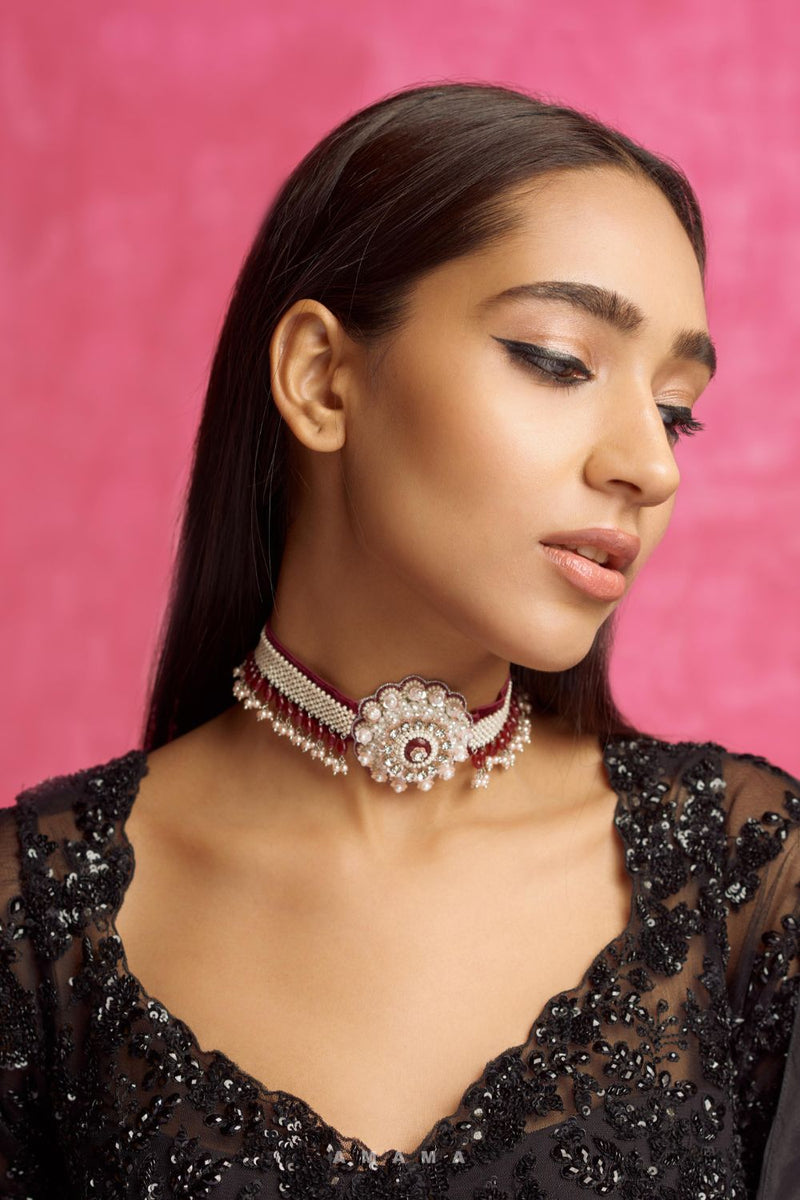 Conoidal Rose Choker In Red Onyx