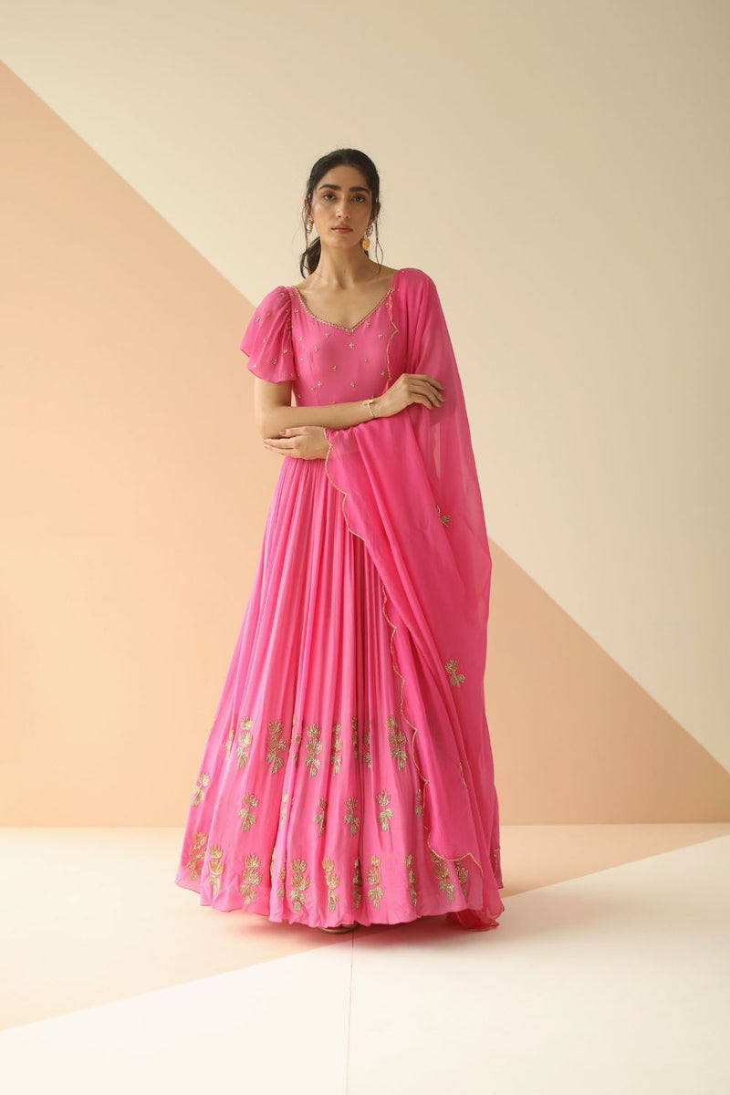 BUBBLE PINK HALF KALI ANARKALI WITH SCALLOP BUTI DUPATTA