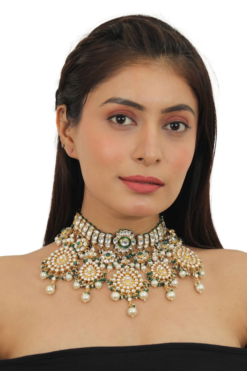 TRADITIONAL 22KT GOLD PLATED NECKLACE SET WITH PEARLS AND EMERALD BEADS