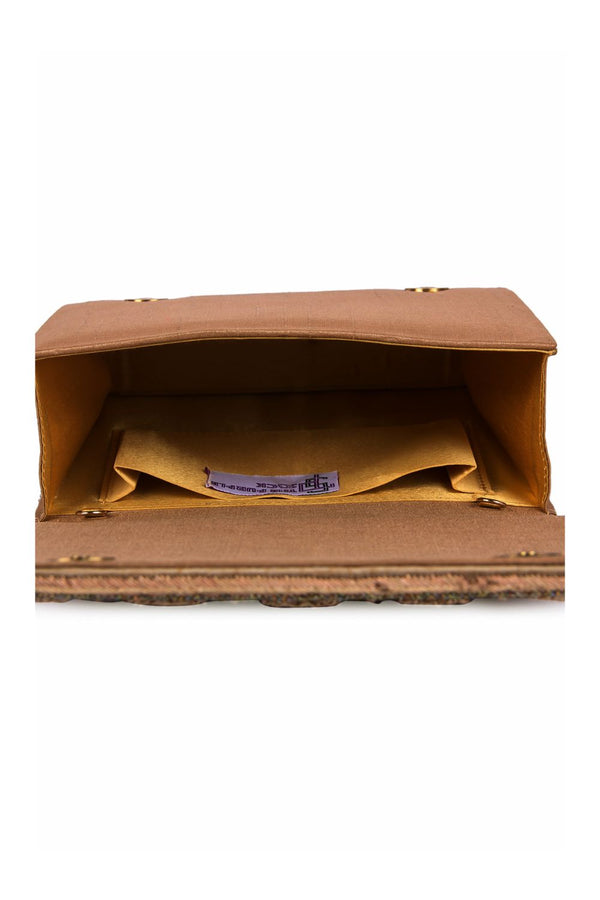 Khwabeeda clutch