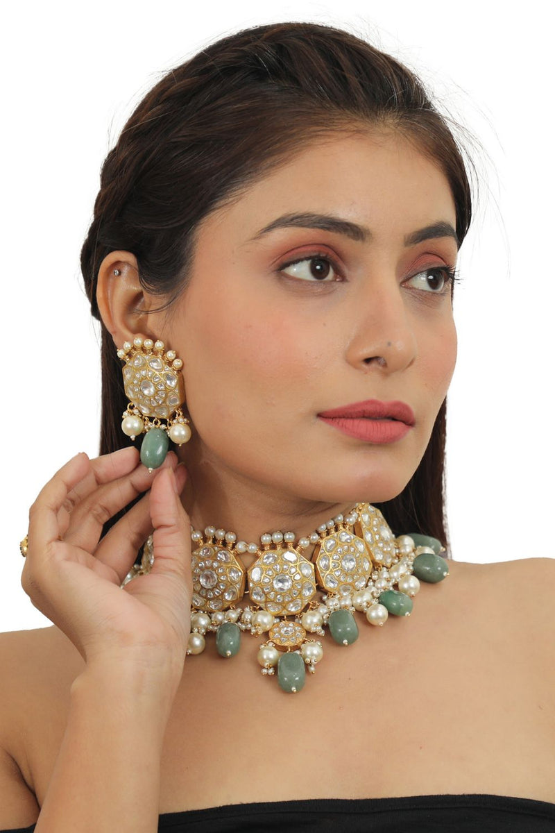 TRADITIONAL 22KT CHOKER NECKACE SET STUDDED WITH WHITE JADTAR STONES AND SEA GREEN BEADS WITH PEARLS
