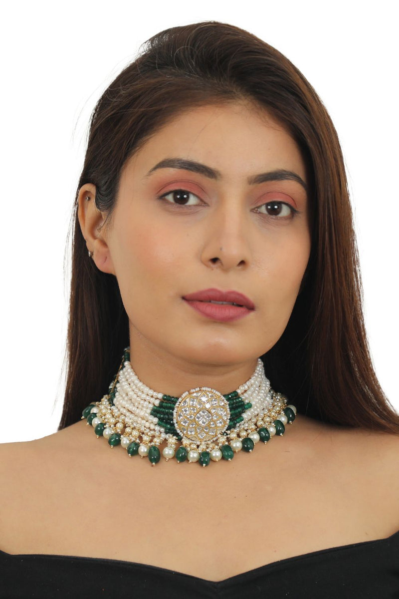WHITE CHOKER SET WITH SMALL DARK GREEN AND PEARL LINE BEADDED GREEN BEADS AND PEARL