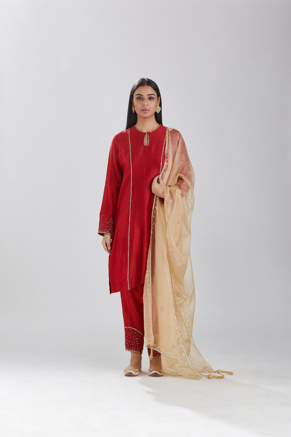 Surkh Runa Kurta set