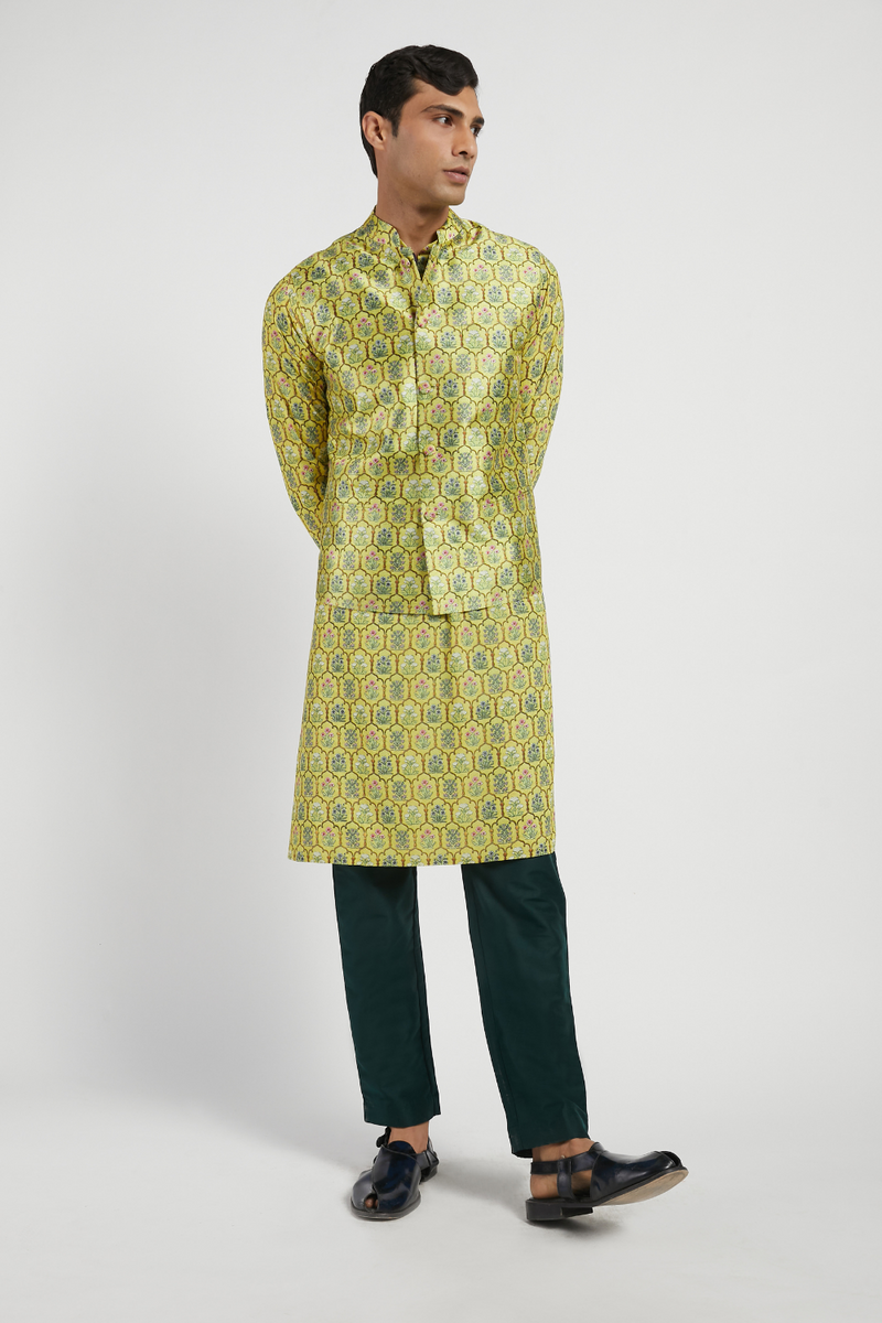 MENS KURTA W BUNDI W. CHURIDAR SET