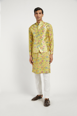 MENS KURTA W BUNDI W. CHURIDAR SET