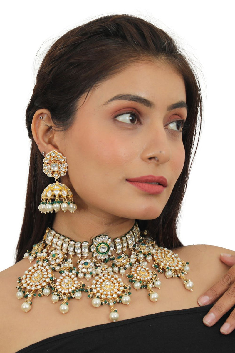 TRADITIONAL 22KT GOLD PLATED NECKLACE SET WITH PEARLS AND EMERALD BEADS