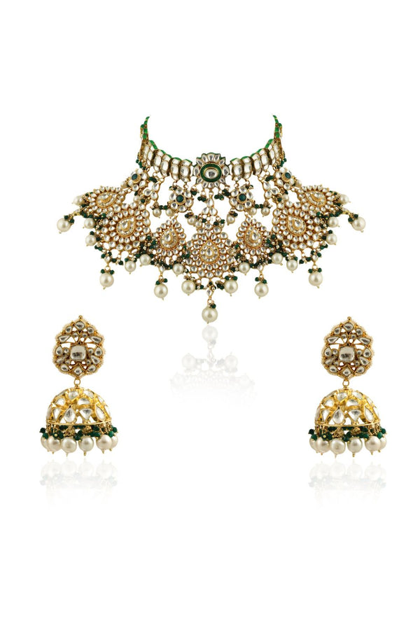 TRADITIONAL 22KT GOLD PLATED NECKLACE SET WITH PEARLS AND EMERALD BEADS