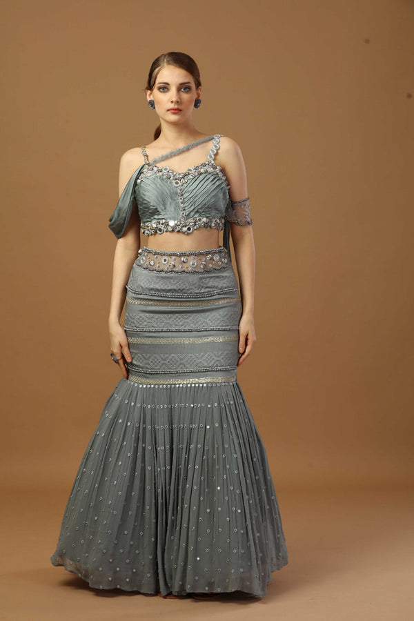 Pleated Blouse With Fish Cut Skirt And Attach Dupatta At Back
