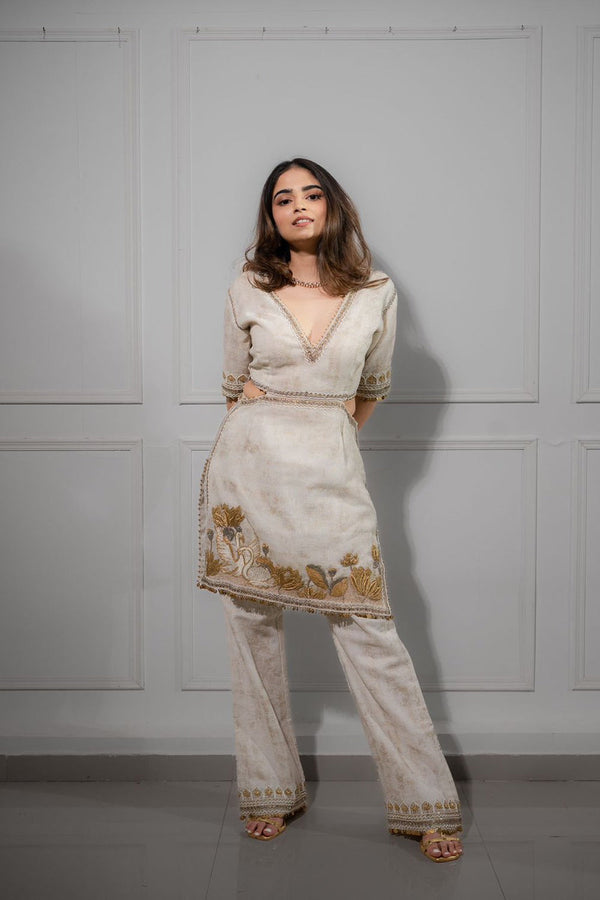 Ivory Silk Foil Hand Embroidered Kurta Set