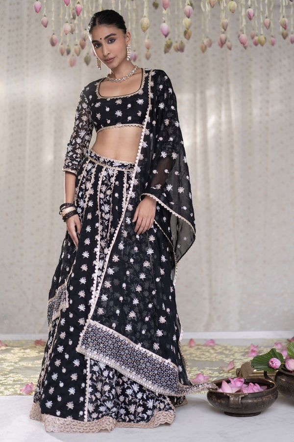 Madhvi Lehenga