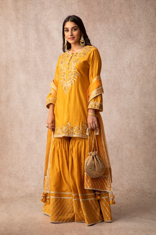 SHORT KURTA GARARA SET