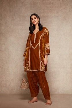 KURTA AND SALWAR SET